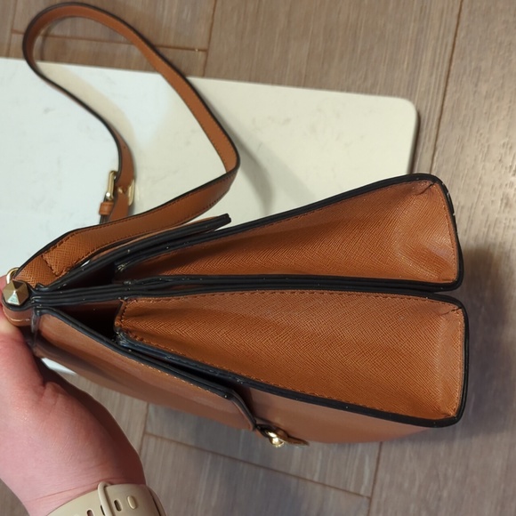 LIONEL BRITTANY | NWT Crossbody vegan leather handbag, dual pocket black purse - Picture 8 of 8